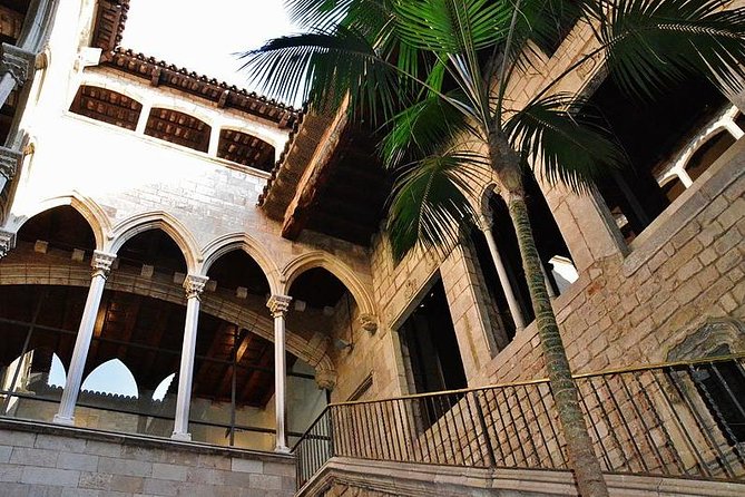Picasso Museum & Private Walking Tour of Born or Gothic Quarter - A four-hour plan with a small timing question
