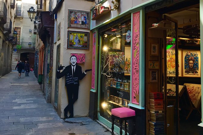 Picasso the Life & Scandals of a Genius Private Walking Tour - Why a private group changes the experience