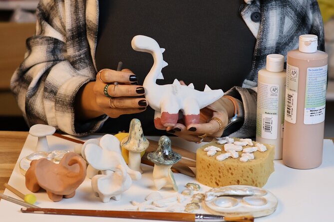 Pottery Workshop and Wine – Barcelona - A two-hour class with room for creativity