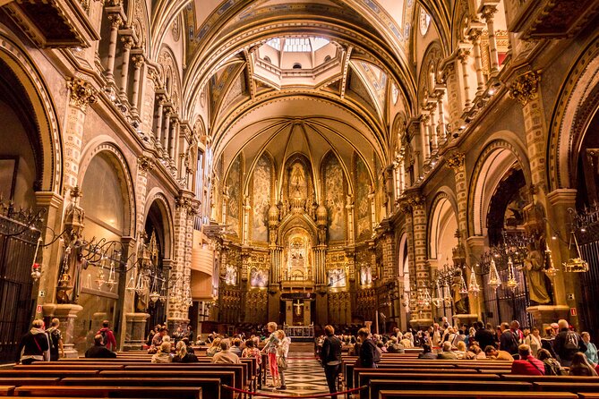 Premium Montserrat & Wine Full Day Tour from Barcelona - The ride to Oller del Mas and the Catalan meal