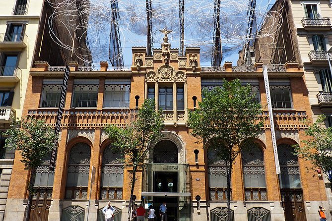 Private 4h Tour Of Camp Nou And Most Emblematic Sites Of Barcelona with pick up - Camp Nou is the reason to book
