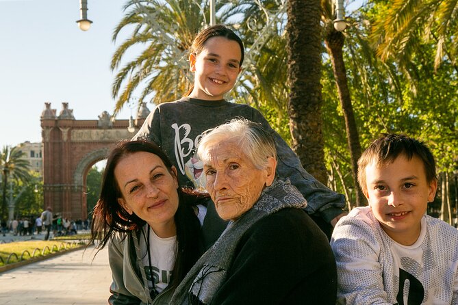 Private and Personalized Photography Adventure in Barcelona - Families, proposals, and solo visitors