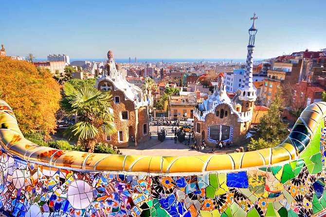 Private Arrival Transfer from El Prat Airport to Central Barcelona - Choosing between a sedan, minivan, and minibus