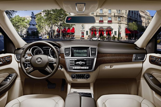 Private Arrival Transfer from El Prat Airport to Central Barcelona - Booking changes and cancellation details