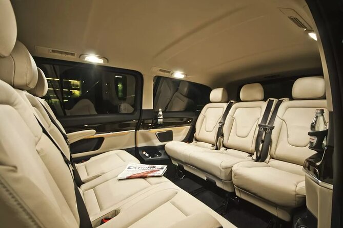 Private Barcelona Airport–City Transfer E-Class, V-Class, Minibus - Who will get the most from this airport transfer