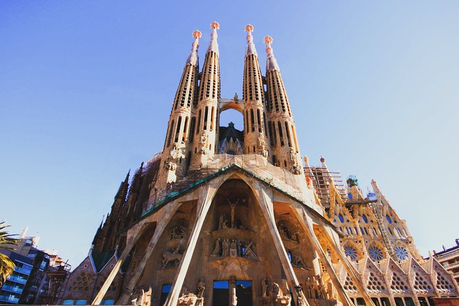 Private Barcelona Bike Tour, Gaudi's Art and Medieval Districts with Local Guide - Sagrada Familia from the outside
