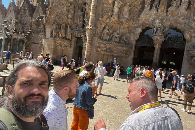 Private Barcelona Highlights: Gothic Sagrada Familia & Park Güell - Montjuïc, port views, and the Olympic story