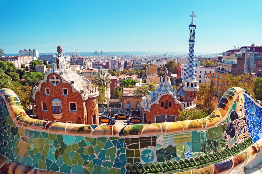 Private Barcelona & Montserrat Tour with Pick-up - A full day from Gothic Barcelona to the Montserrat peaks
