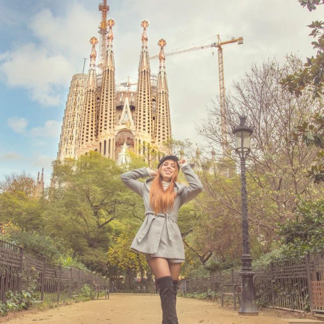 Private Barcelona & Montserrat Tour with Pick-up - Gothic Quarter: gargoyles, alleys, and Barcelona’s oldest core
