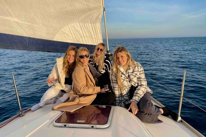 Private Boat Trip in Barcelona with Snacks and Drinks - A private way to see Barcelona from Port Vell