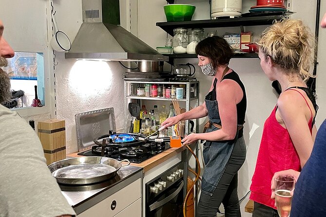 Private Cava Sabrage and Paella Class in Barcelona - Starting at Savour Academy in Sants-Montjuïc