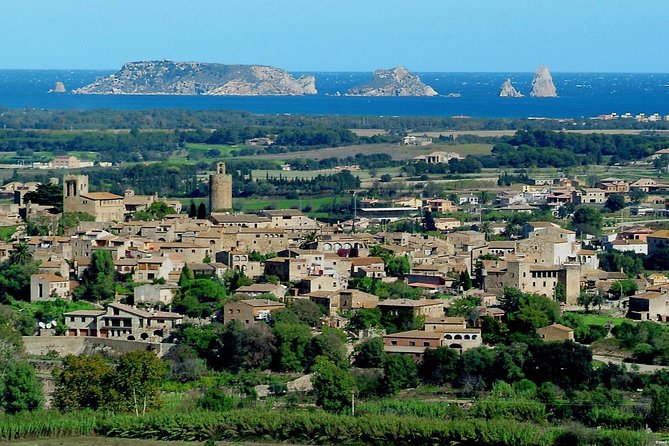 Private Costa Brava and Empuries Tour with Hotel Pick-Up and Panoramic Boat Ride - Lunch, timing, and the price of a private day