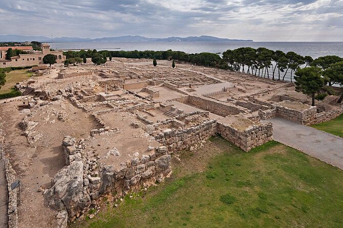 Private Costa Brava and Empuries Tour with Hotel Pick-Up and Panoramic Boat Ride - Booking details that affect the day
