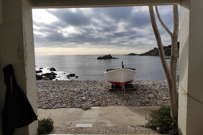 Private Costa Brava Hike and Snorkel from Barcelona with Lunch - Walking into Calella de Palafrugell