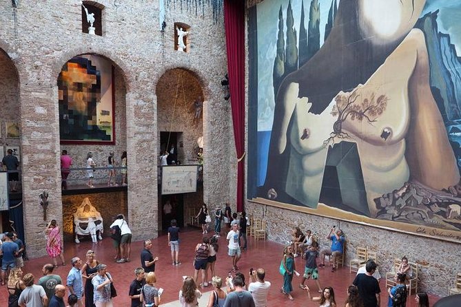 Private Dalí Museum and Tour from Barcelona - Cadaqués and Dalí’s former home