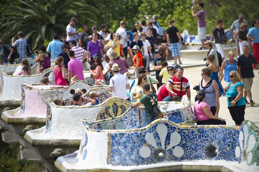 Private E-Bike Tour: Park Güell & Best of Barcelona - Starting among Ciutadella Park and the Arc de Triomf