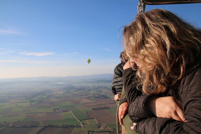 Private Exclusive Hot Air Balloon Barcelona - Timing, clothing, and practical comfort