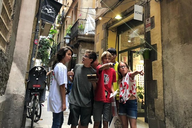 Private Family Treasure Hunt | Guided, fun & 100% Offline | Xventura Barcelona - Passeig del Born and the walking clues