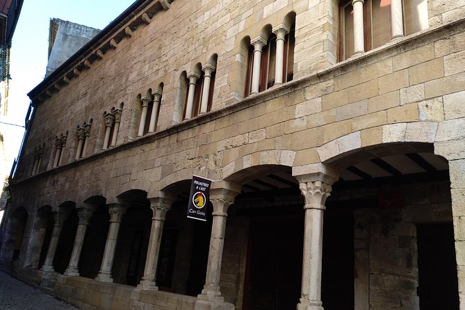 Private Girona and Besalu, Jewish History tour from Barcelona - Besalú’s Bridge and Old Quarter