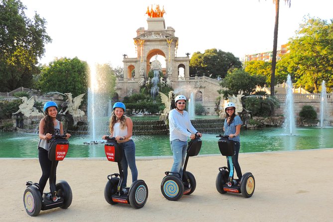 Private Live Guided Barcelona Segway Tour - 180 min - El Born Centre de Cultura i Memòria