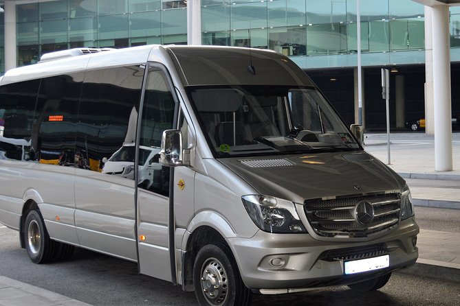 Private Meet & Greet Transfer from El Prat Airport to Barcelona - Key points to know before booking