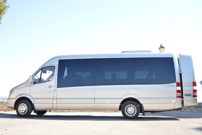 Private Meet & Greet Transfer from El Prat Airport to Barcelona - Inside the vehicle and on the road to Barcelona
