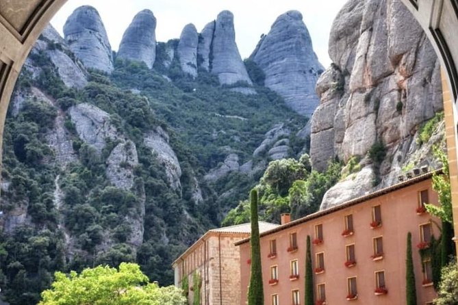 Private Montserrat Tour, Wine Taste & Local Lunch from Barcelona - Reaching Montserrat before the crowds