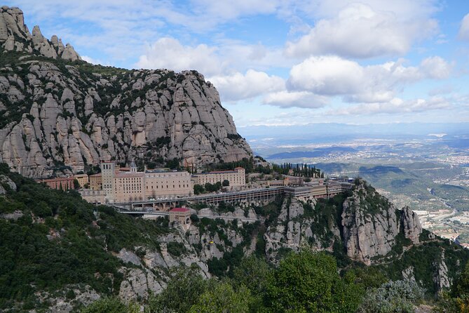 Private Montserrat with Lunch and Wine Tasting from Barcelona - Montserrat: basilica, chapels, and a mountain sanctuary