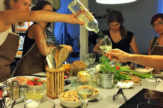 Private Paella class, Tapas, full menu and Sangria workshop - Who should book this Barcelona food experience?