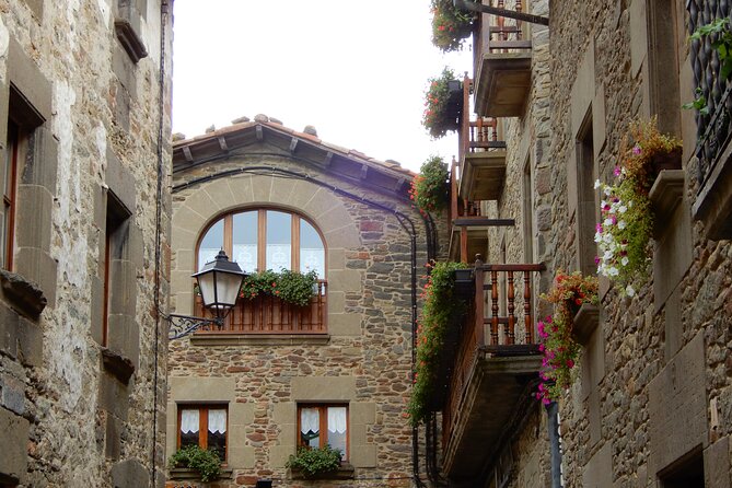 Private Pre-Pyrenees Medieval Village Hike from Barcelona - Who should book this day