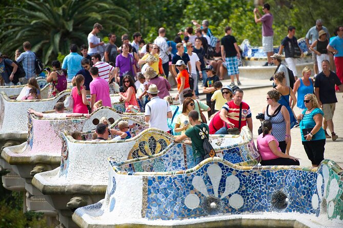 Private Sagrada Familia & Park Guell Guided Tour - What the private guide changes