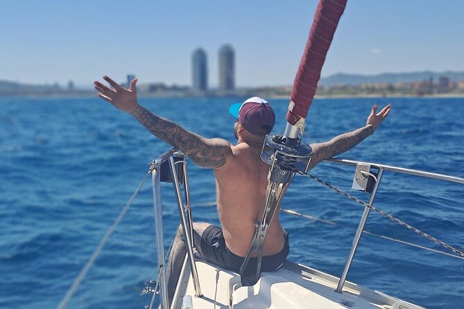 Private Sailing experience with open bar and snacks - Leaving from Moll de Mestral