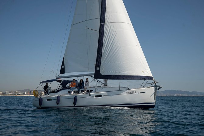 Private sailing trip from Barcelona with open bar - Who gets the best value from this private charter