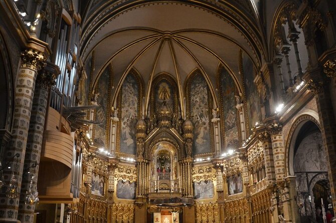Private Tour from Barcelona to Montserrat (with guide) - How the guiding affects the experience