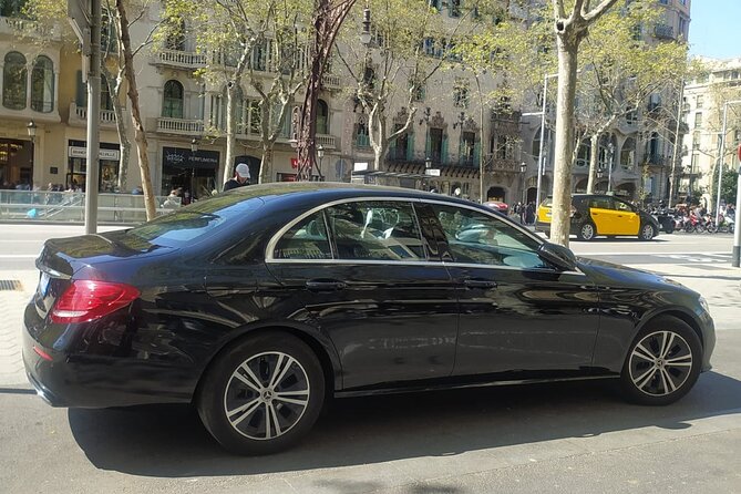 Private Transfer from Barcelona Airport to Barcelona City - The vehicles, comfort, and group size