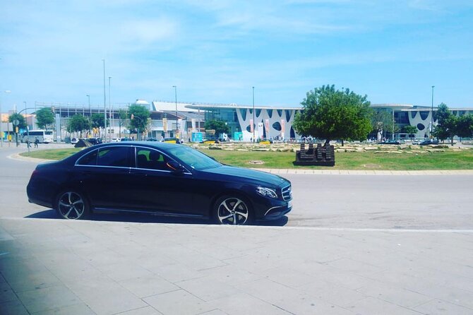Private Transfer from Barcelona Airport to Barcelona City - What the ride is like after you meet the driver