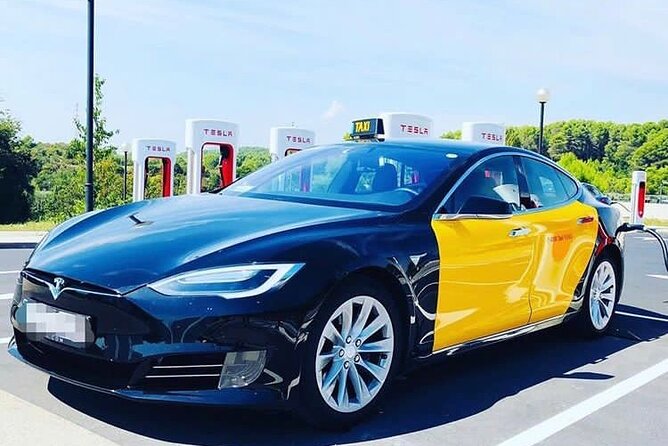 Private Transfer from Barcelona Airport to Cruise Port - A one-hour ride with a little local advice