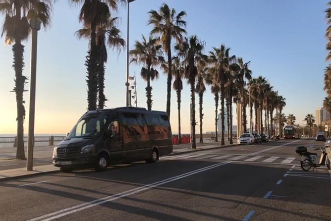 Private Transfer from Barcelona City to the Airport for a group up to 15 people - From your Barcelona address to El Prat Airport