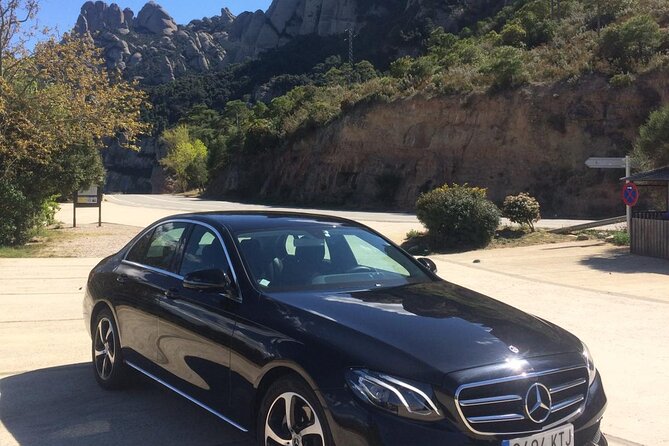 Private Transfer from Barcelona to Montserrat Round Trip - Service details that matter on the day