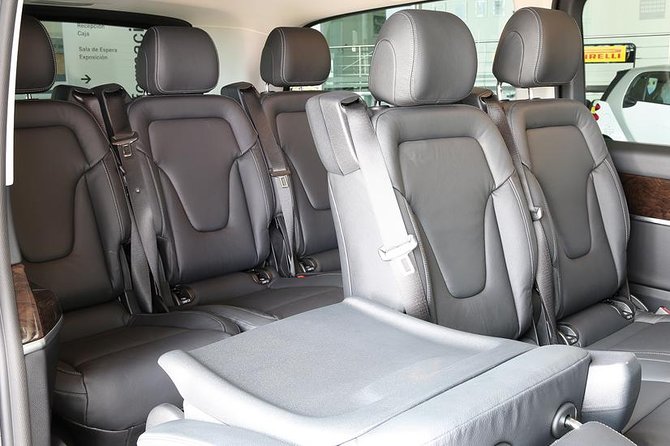 Private transfer from cruise port to Barcelona Airport or hotel - Meeting your English-speaking driver