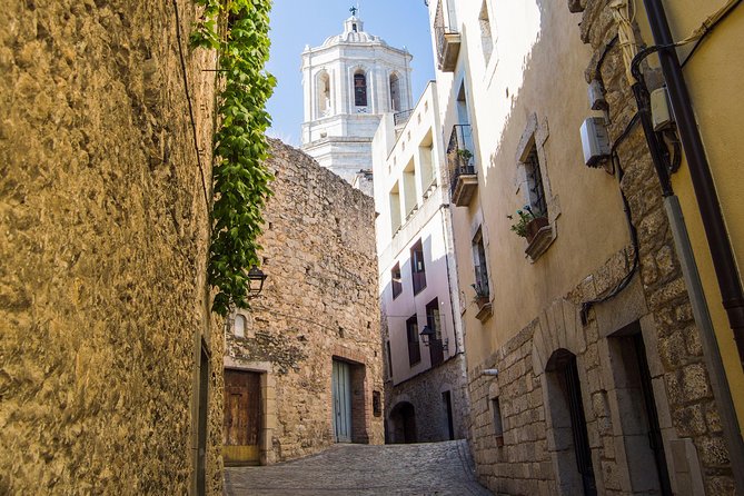 Private trip to the medieval city of Girona from Barcelona - Arriving at Sant Feliu and Girona’s old center
