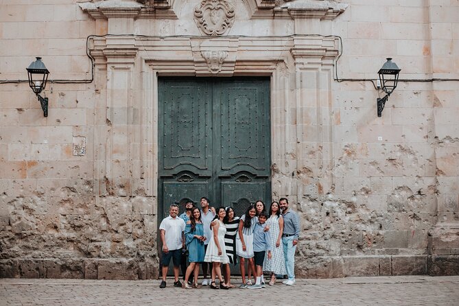Private Vacation Photography Session with Local Photographer in Barcelona - Why a private photo session works well in Barcelona