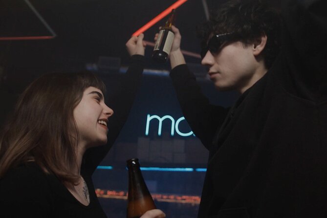 Pub Crawl Barcelona: 4 nightclubs + shots + skip-the-line entry - The move to the final club