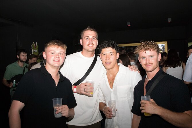 Pub Crawl Barcelona: 4 nightclubs + shots + skip-the-line entry - The first three bars and included shots