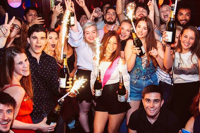 Pub Crawl Barcelona by EVOLVE The BEST night experience - The guides can make or break the evening