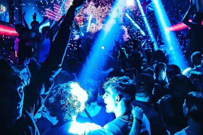 Pub Crawl Barcelona by EVOLVE The BEST night experience - Safety, solo visits, and practical comfort