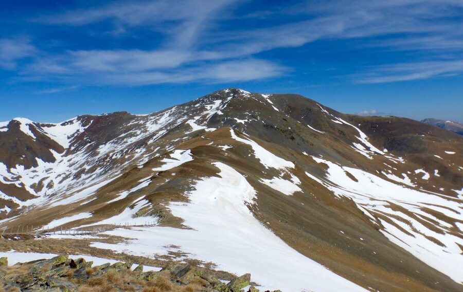 Pyrenees: A-day Hike with a Choice of 3 Levels - Who should book this day?