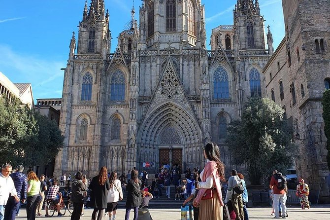 Ramblas, Old Town, Gothic and Gaudi Architecture Walking Tour - Casa Amatller and the Modernist rivalry