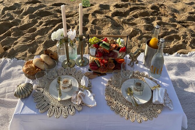 Romantic Picnic - Bogatell Beach gives the morning a sea-view setting