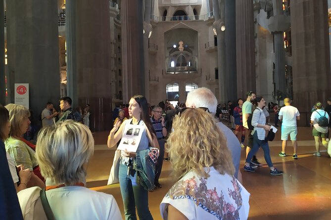 Sagrada Familia English Guided Tour & Optional Tower Access - Why a guide changes your Sagrada Familia visit